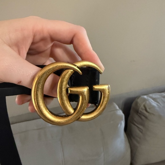 Gucci Women\'s Belt in Black with Gold GG Buckle